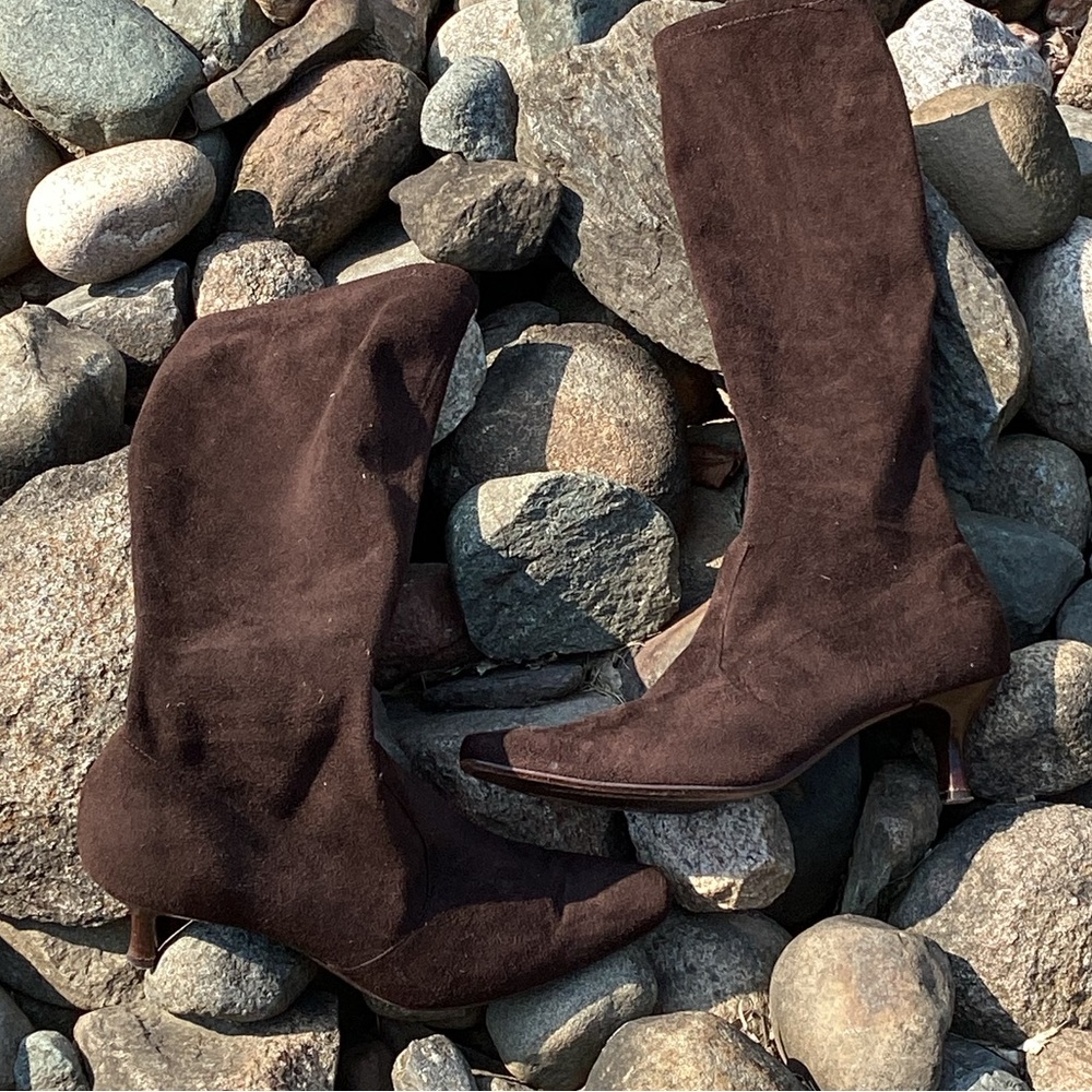 🫎 TALBOTS BROWN SUEDE 20” ZIP UP High Heel Boots 👢